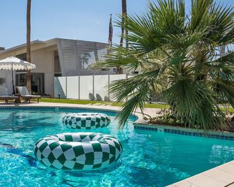 The Monkey Tree Hotel Buyout by AvantStay Entire Hotel Buyout Funky Rooms w Modern Amenities - Palm Springs - Piscine