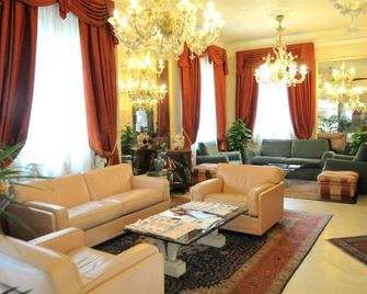 Bb Hotels Smarthotel Derose - Florencia - Lounge