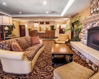 Comfort Inn and Suites McMinnville Wine Country - McMinnville - Lobby