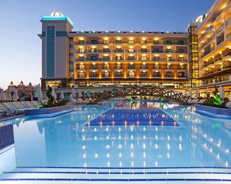 Luna Blanca Resort & Spa - סידה - בריכה