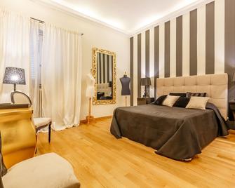 Bb 22 Charming Rooms & Apartments - Palermo - Bedroom