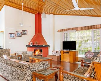 Livingstone, Chail - Chail - Living room