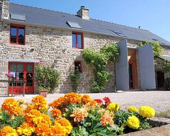 Chambres D'hotes E-Harz Ar Menez - Mont-Dol - Gebouw