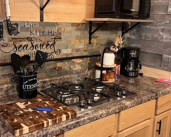 Cozy Cabin - Webster - Buffet