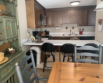 Peaceful Getaway near Haystack on Golf Course - Wilmington - Keuken