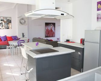Le Loft De La Robine 110m2 - Narbonne - Kitchen