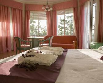 Hotel Mitra Crisálida - Cabra - Schlafzimmer