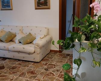 Conny's Green House - Fossacesia - Soggiorno