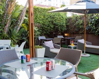 The One 8 Hotel - Cape Town - Patio