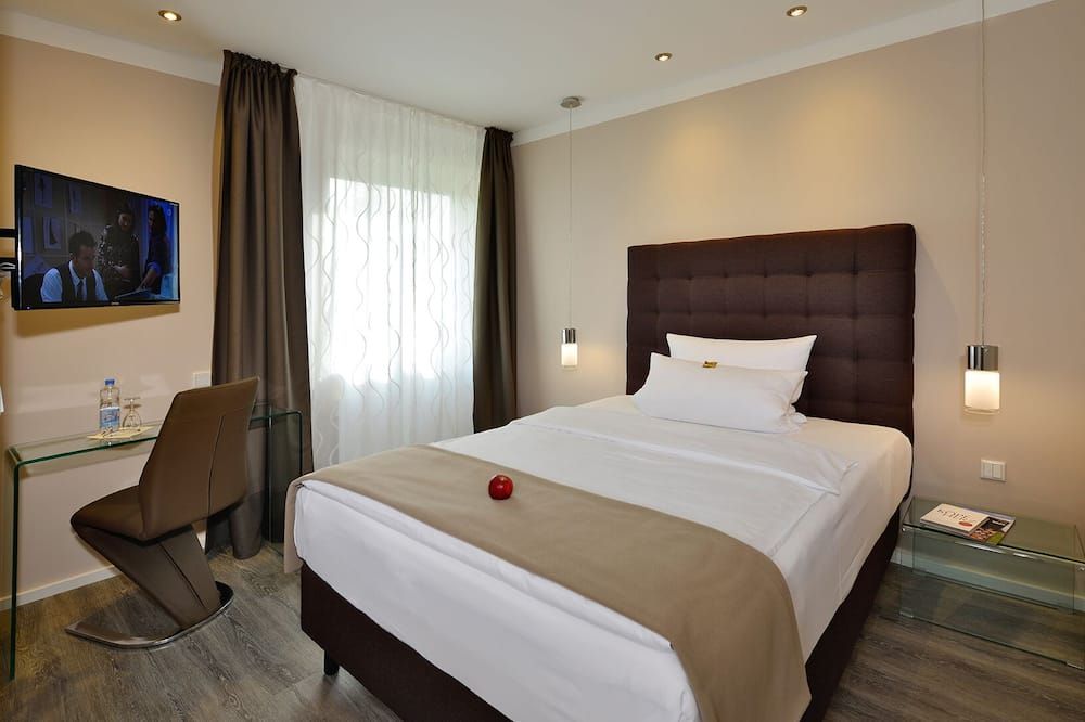 Hotel Haus Kronenthal - Ratingen - Bedroom