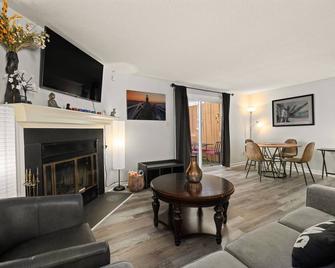Relocation or Vacation - Raleigh - Sala de estar