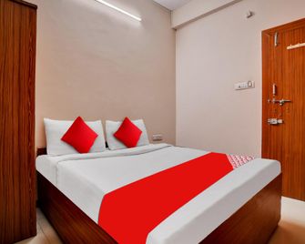 Hotel O Sudipti Resort - اندور - غرفة نوم