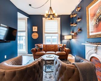New Blantons Bourbon Suite, The Woodford Hotel - Versailles - Sala de estar