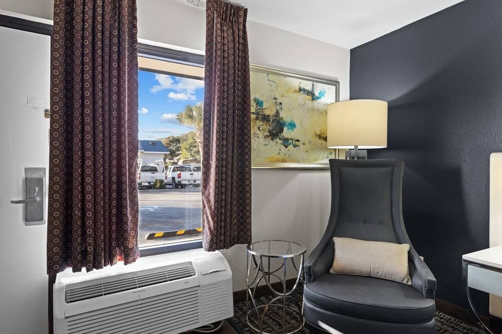 Garnet Inn & Suites, Morehead City near Atlantic Beach - Morehead City