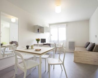 L'Aéronat - Сен-Сір-л'Еколь - Їдальня