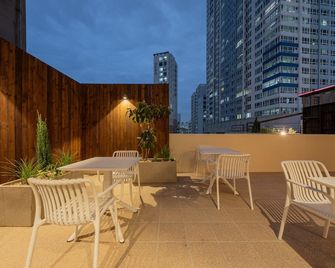 إتش أفينيو مونيون - بوسان - شرفة