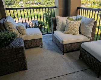 Lakeside Getaway Luxury Waters Condo @hsb Resort Near Yacht Club Pool Hottub - Horseshoe Bay - Balcony