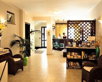 Hotel Marabel - Sant'Alessio Siculo - Hall d’entrée