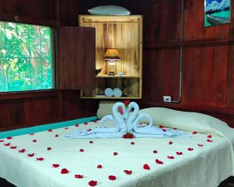 Enjoy the Nature at Posada Río Celeste La Amistad - Bijagua - Schlafzimmer