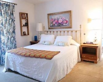 Los Osos One of a Kind Home - Los Osos - Bedroom