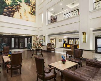 Ramada by Wyndham Jalandhar City Centre - Jalandhar - Лоббі