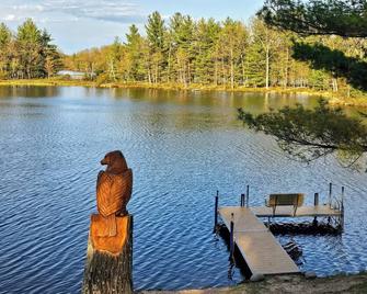 Must See - Beautiful Lakefront Cabin - Stunning Year-Round Views - Private Lake! - Stone Lake