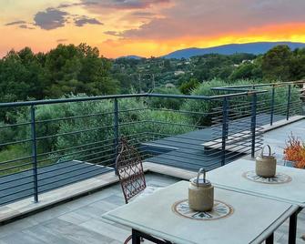 Contemporary bioclimatic villa with pool in the Var - Montauroux - Balkon
