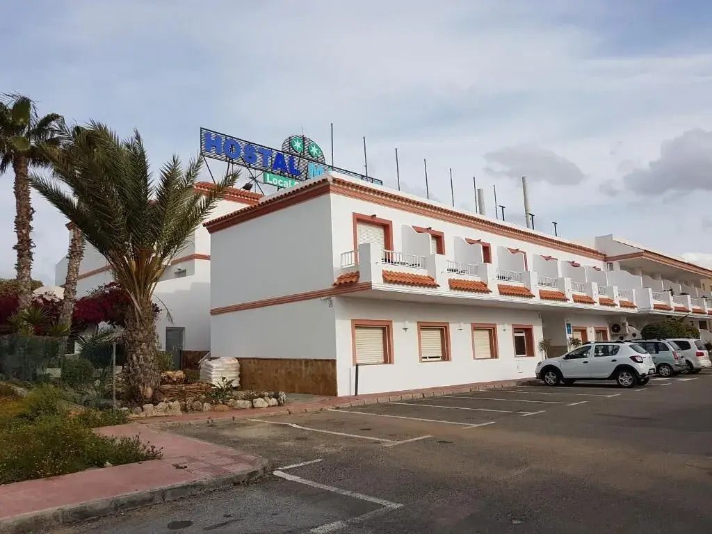 هوستال مانولو