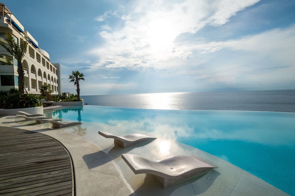 Royal Avila Boutique Resort - Senggigi - בריכה