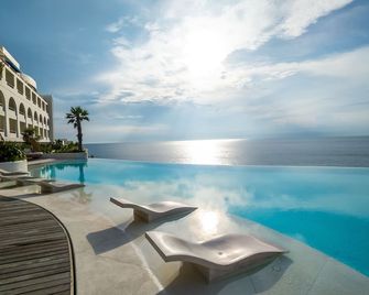 Royal Avila Boutique Resort - Senggigi - בריכה