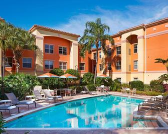 Residence Inn by Marriott Naples - Napoli - Havuz