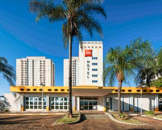 ibis Sao Carlos - São Carlos - Byggnad