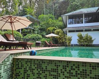The Hive Wayanad - Kalpetta - Piscine