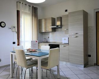 1-bedroom apartment with outdoor area in Cinisello Balsamo, Milan - Cinisello Balsamo - Sala pranzo