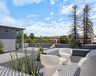 Universidad by Homirent - Santiago de Querétaro - Balcony