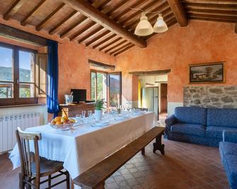 Holiday Home La Vittoria by Interhome - Poggioni - Comedor