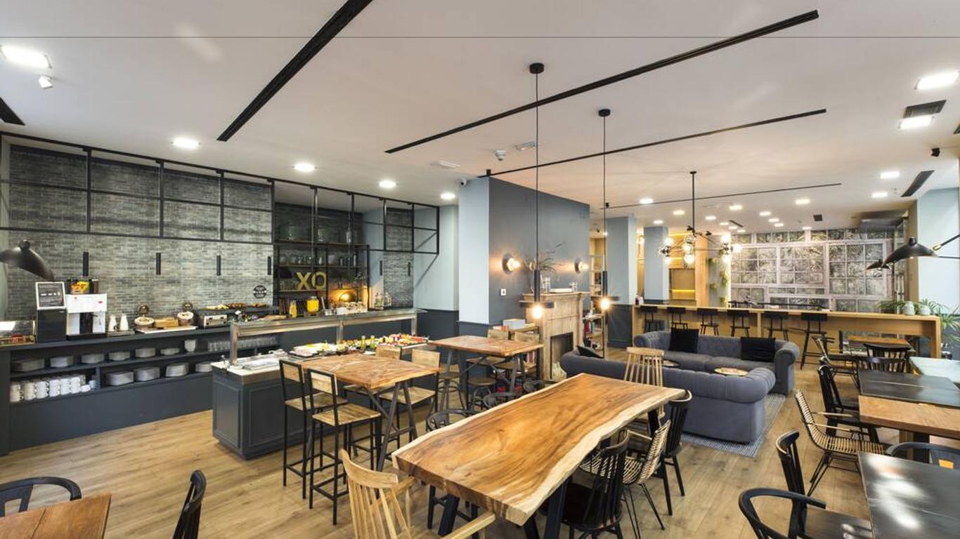 Petit Palace Triball