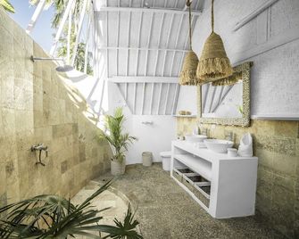 7seas Cottages - Pemenang - Bad