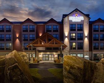 Microtel Inn & Suites by Wyndham Mont Tremblant - Mont-Tremblant - Building