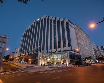 Intercontinental Hotels Lisbon By IHG - Lisbon - Toà nhà