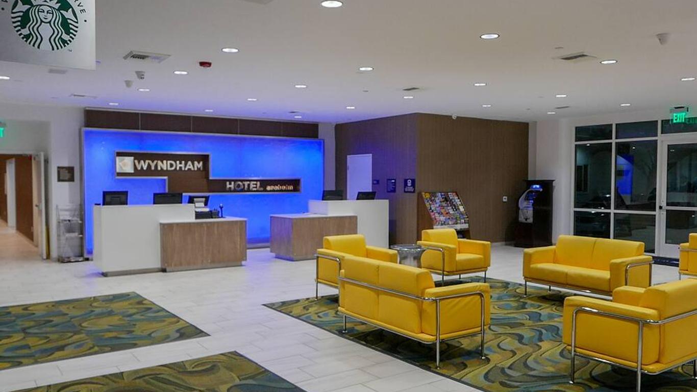 Wyndham Anaheim Hotel