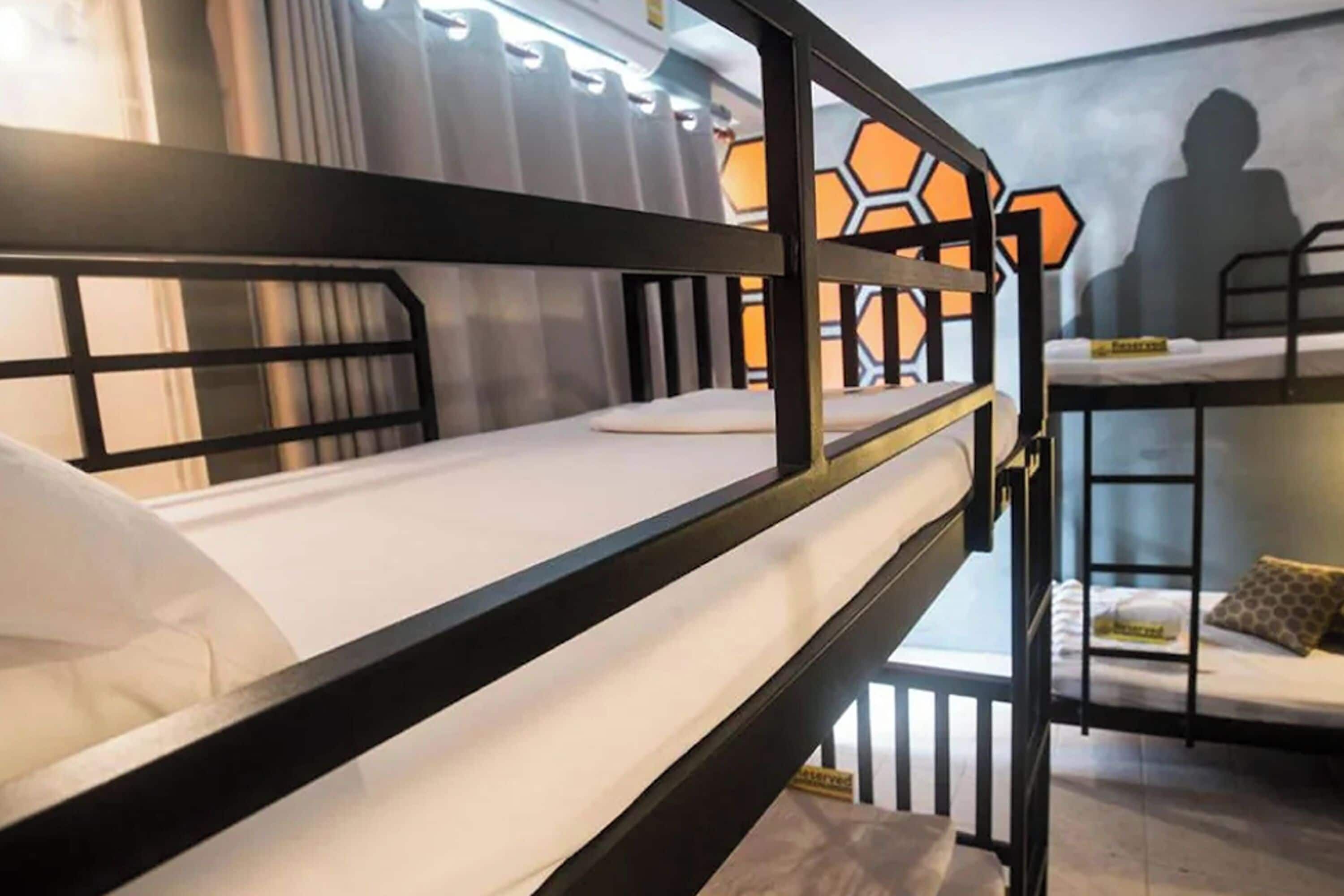 Beehive Phuket Old Town Hostel - עיירת פוקט