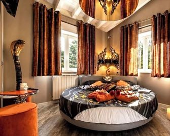 B&b Bellavista Exclusive in Zona Centrale Con Piscina Riscaldata E Jacuzzi Vista Lago La Colazione Viene Servita in Una Pasticceria Rinomata Ed Esclusiva Esterna Alla Struttura - Desenzano del Garda