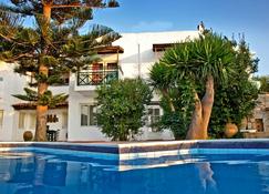 Classic Apartments - Anissaras - Pool