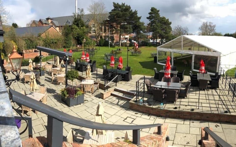 The Bulls Head Hotel - Altrincham - Patio