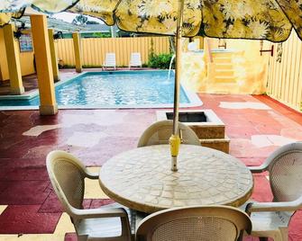 Andy Resort Inc # 1 - Cutler Bay - Piscina