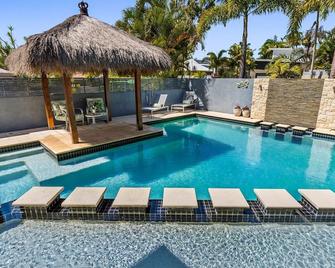 Treasure Cove 6 - Walk to Noosa River, restaurants of Gympie terrace & the Noosaville shops - Noosaville - Pool