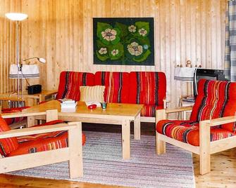 4 Person Holiday Home in Holmsjo - Holmsjö - Sala de estar