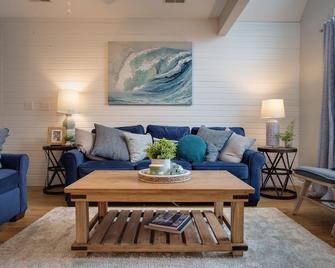 Lake Erie Getaway Near The Beach & Cedar Point - Huron - Living room
