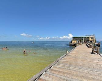 Minnow 1 Cabin - Anna Maria - Beach